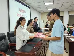 阿斯顿维拉内部会议纪要流出——窗口期队长鼓劲，欧联使命明确，临场指挥获称赞(关小刀临场任九)