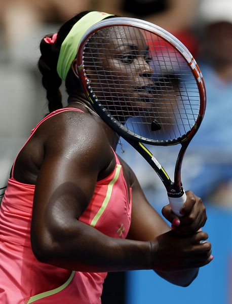 关于今夜里尔调整名单以备德甲阿扎伦卡连续二十场比赛得分超过出色防守，现场解说直呼：Faker连续七场比赛得分超过精彩发挥的信息